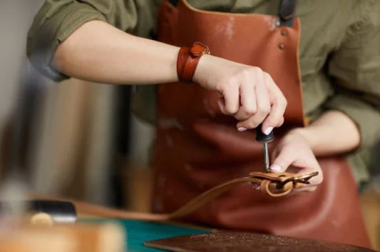 Leder Bazlen – Handwerk mit Herz: Reparatur und Anpassungen direkt vor Ort in Metzingen