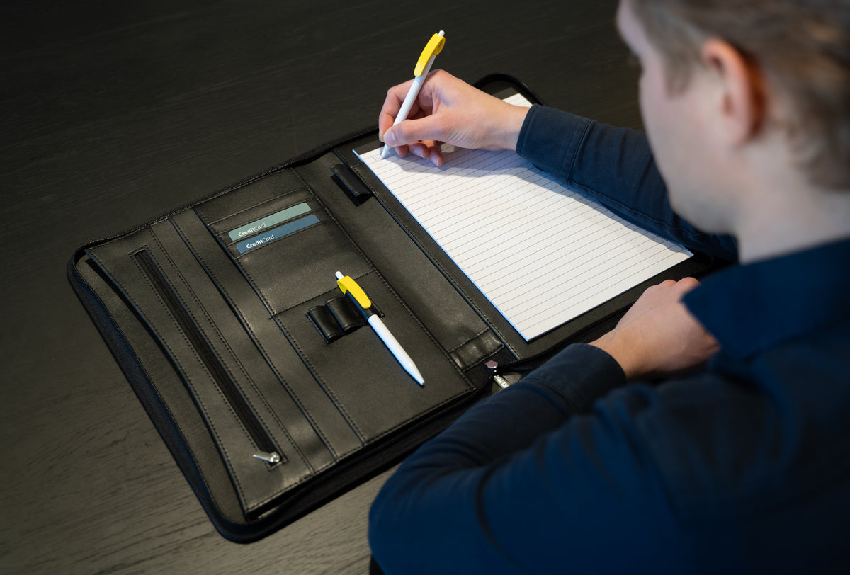 Dokumentenmappe|Organizer 27 x 35cm in Schwarz aus Leder - leder-accessoires.com