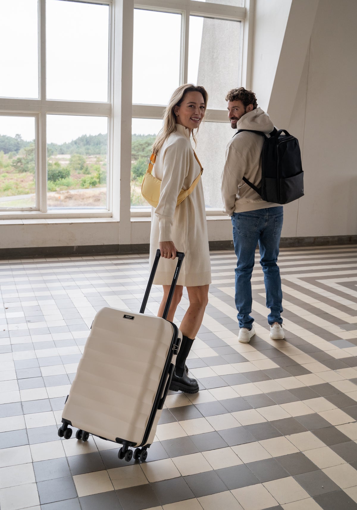 Hartschalen Kofferset in Beige 3-teilig aus ABS mit Rollen - leder-accessoires.com