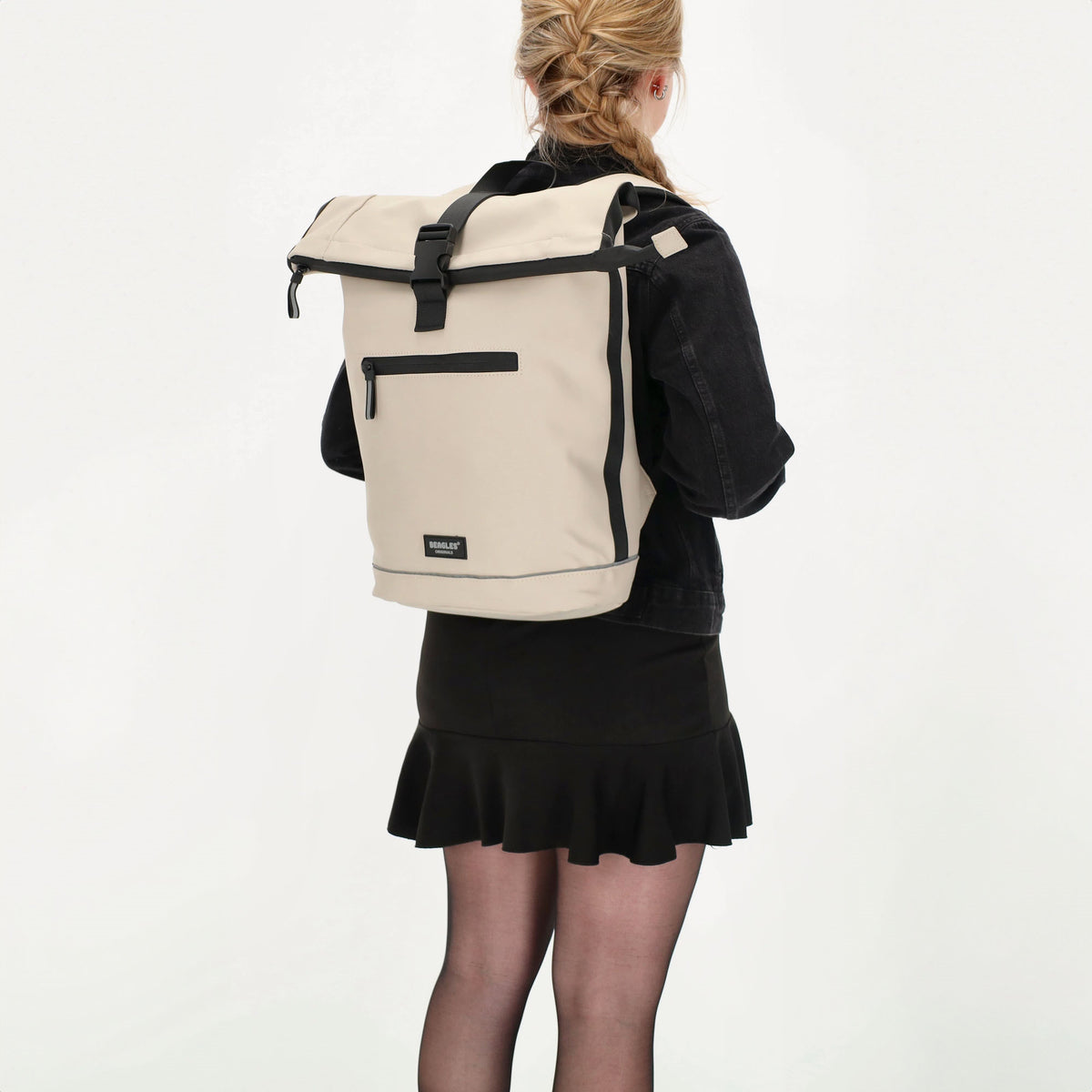 Rolltoprucksack 40x56cm in Helltaupe mit Klickverschluss - leder-accessoires.com