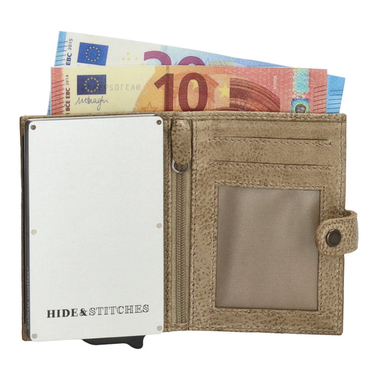 Safety Wallet 7,2x10cm Leder Sand – Schlanke Geldbörse mit Kartenhalter - leder-accessoires.com