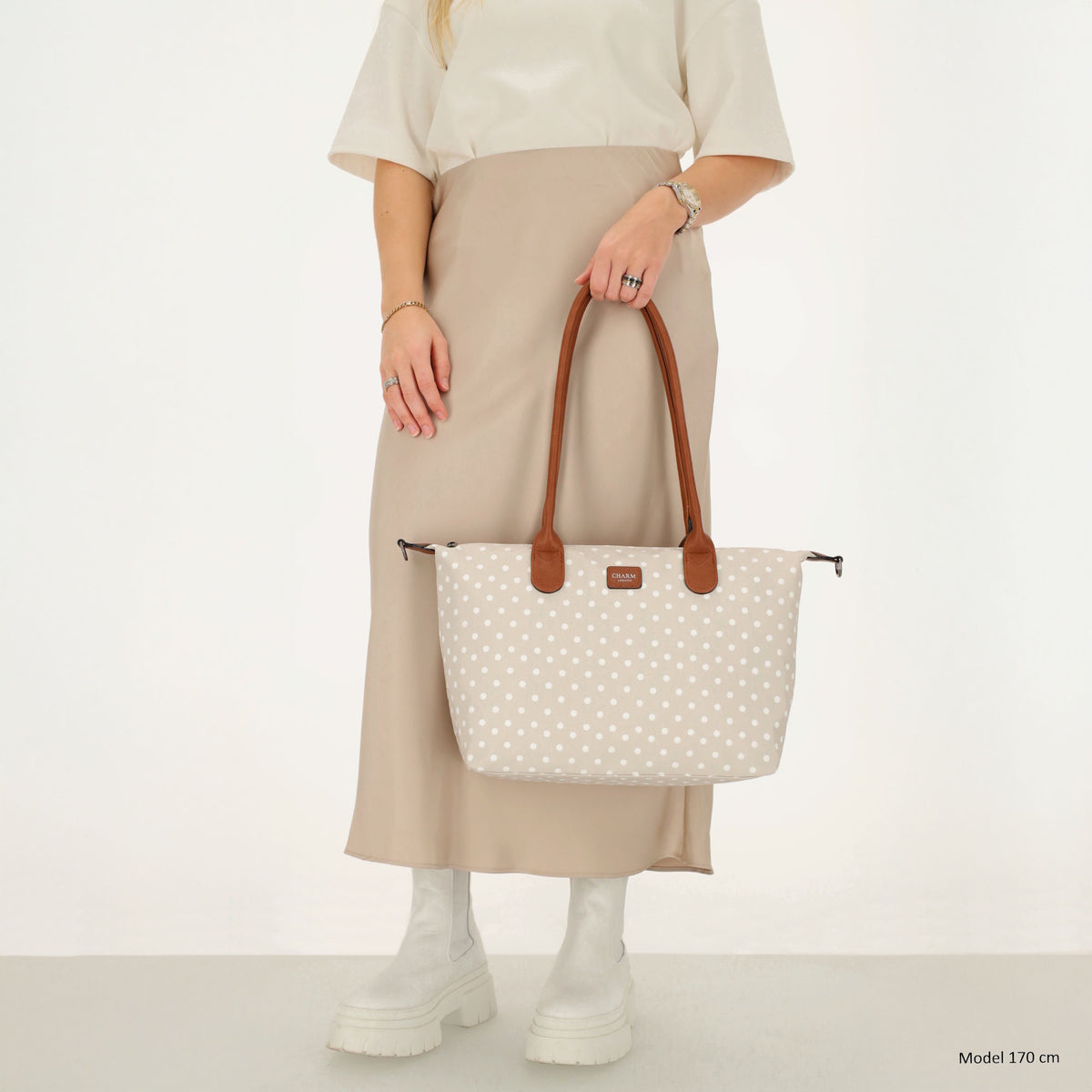 Schultertasche 42x25cm in Punkte Weiß|Nude aus Nylon - leder-accessoires.com