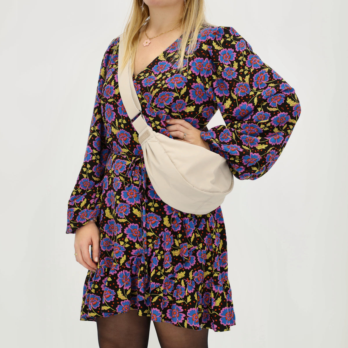 Bodybag 39x18cm in Creme mit Reißverschluss - leder-accessoires.com