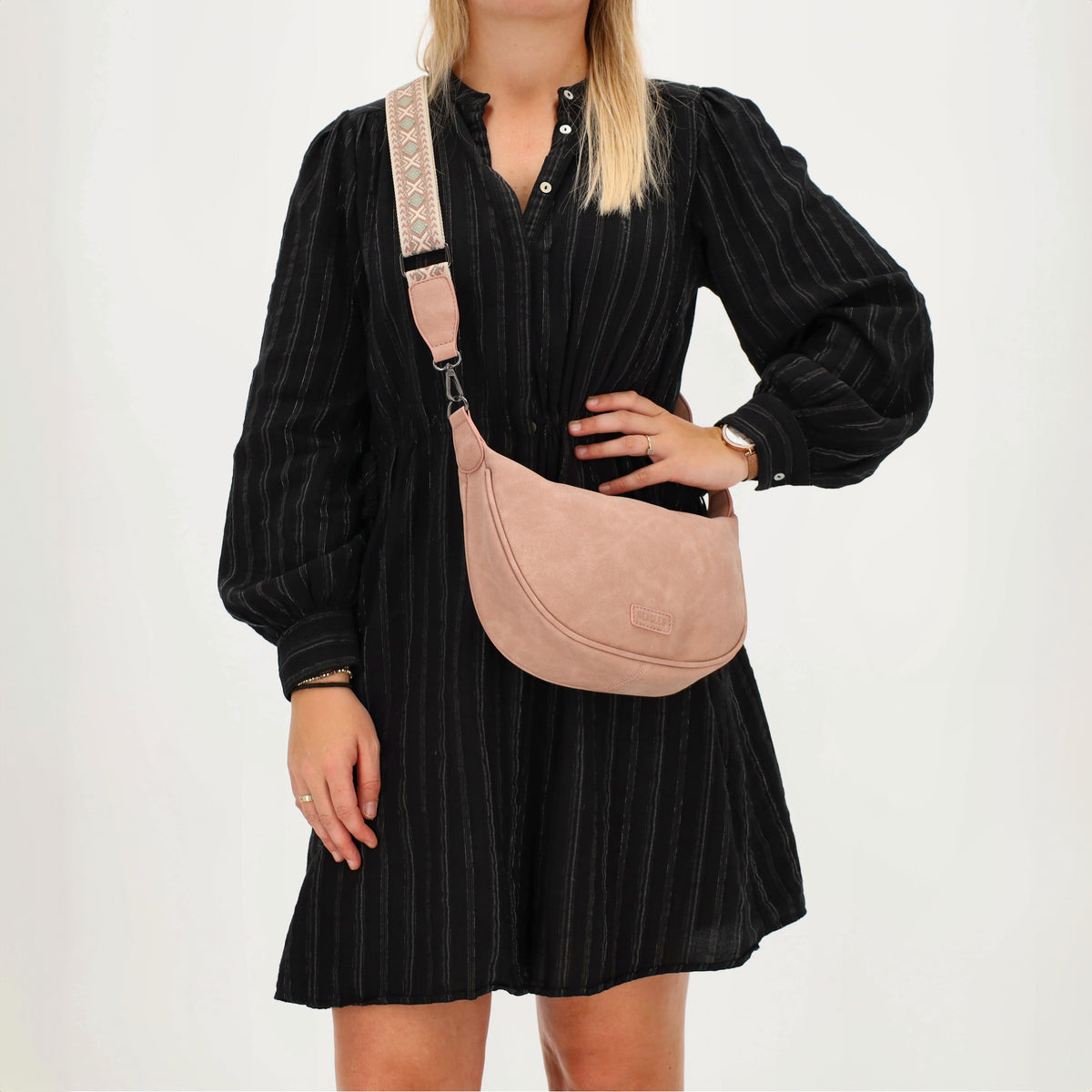Bodybag 28 x 18cm in marmorierter Optik Hellrosa - leder-accessoires.com