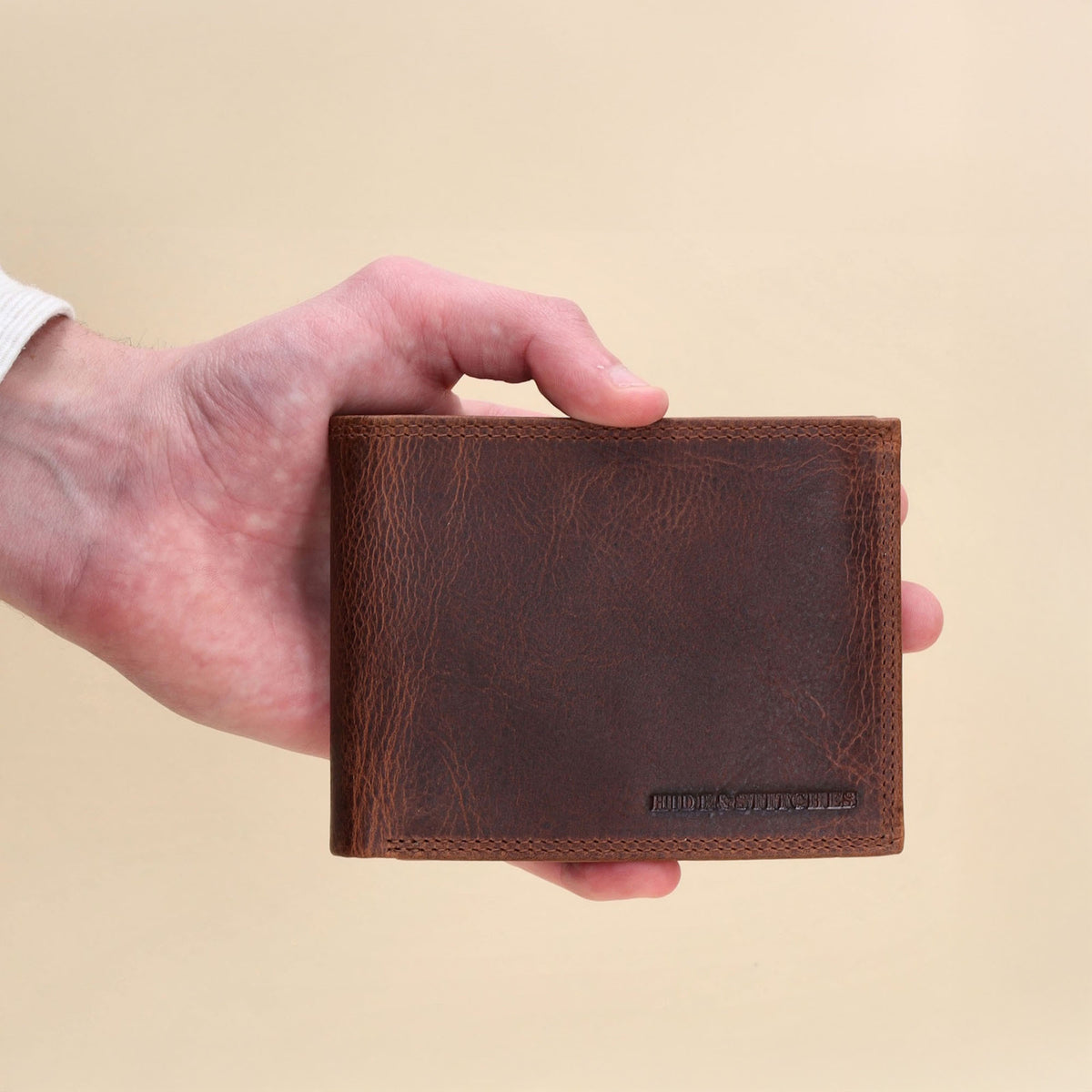 Geldbörse Querformat 12,5 x 10cm in Braun mit Riegel - leder-accessoires.com