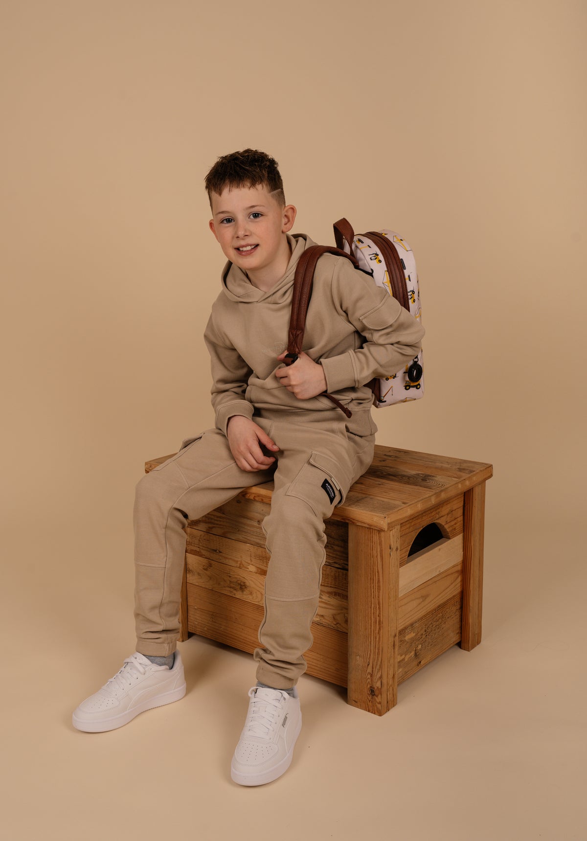 Kinderrucksack 25x35cm mit Baustellen-Muster in Beige - leder-accessoires.com
