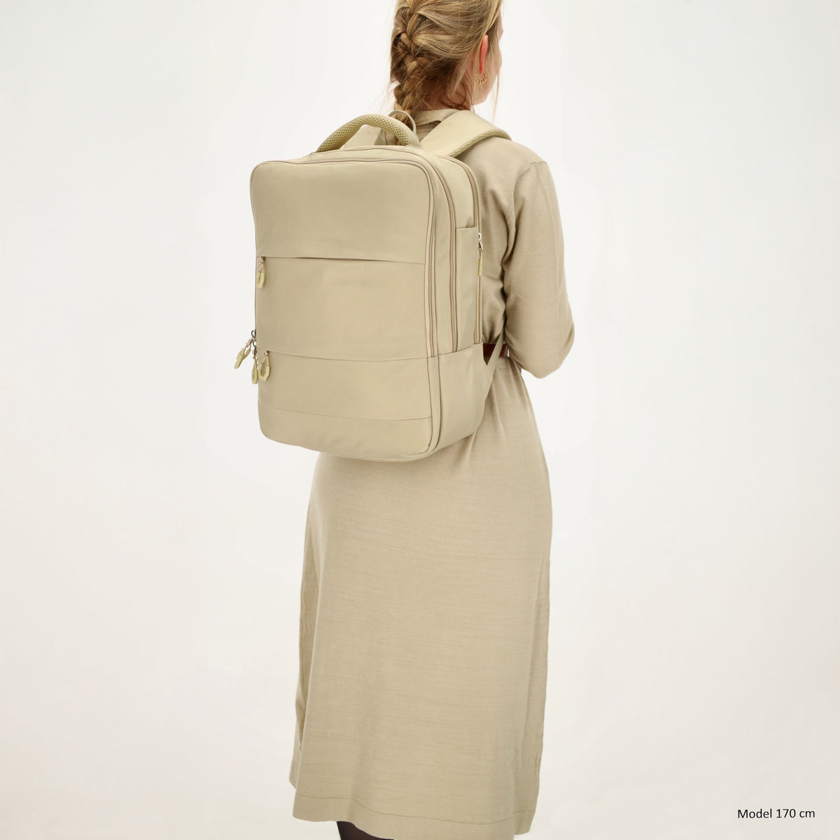Businessrucksack 42 x 30cm in Sand|Beige mit Reißverschluss und Aufsteckfunktion Trolley - leder-accessoires.com