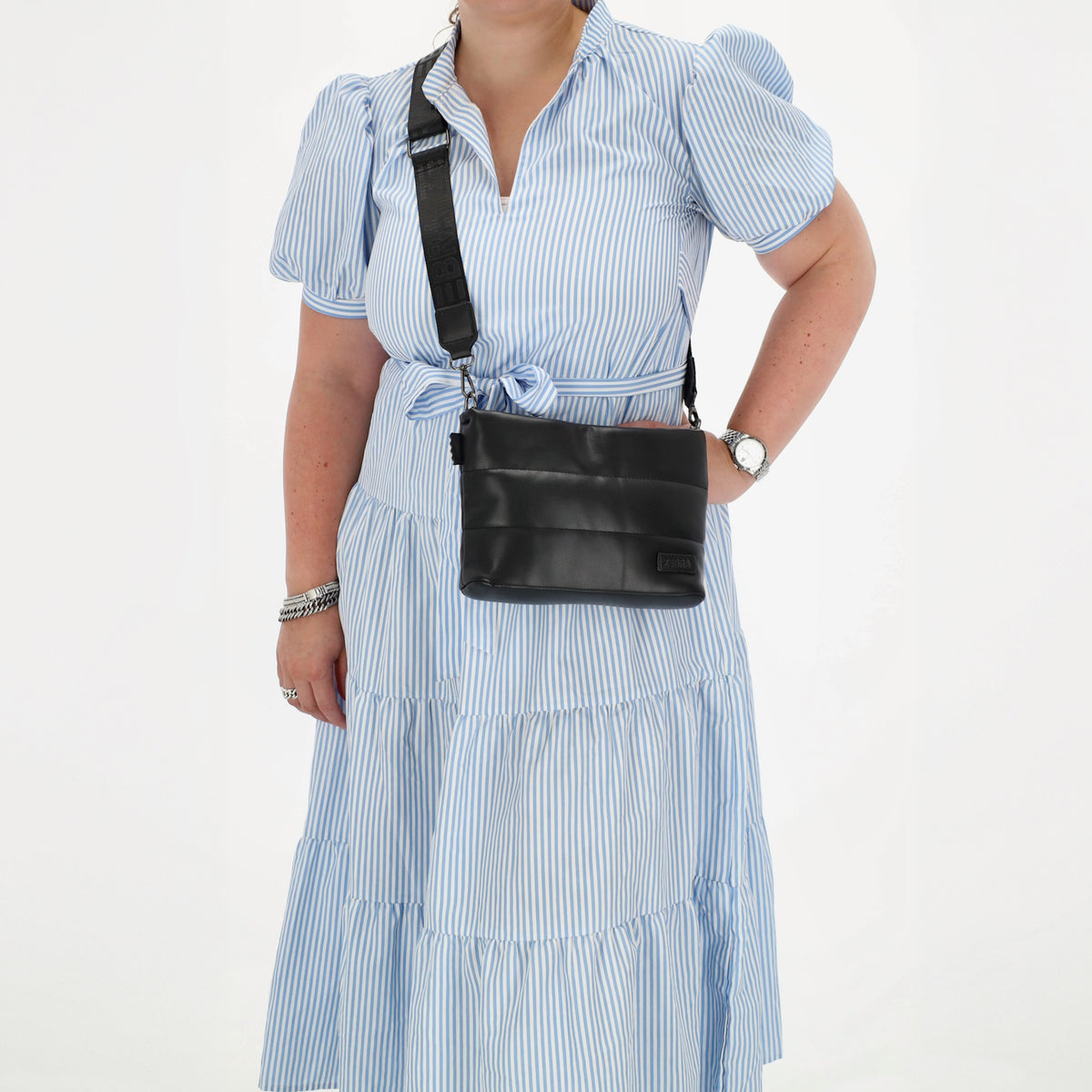 Umhängetasche gesteppt 24x16cm in Schwarz aus Kunstleder - leder-accessoires.com