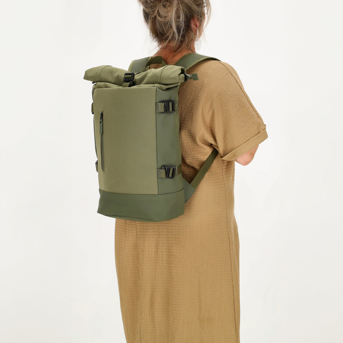 Rolltop-Rucksack 24x59cm in Grün mit Reißverschluss und Reißverschlussfach - leder-accessoires.com