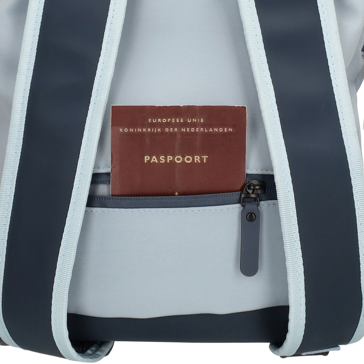 Rucksack 46x26,5x11,5cm in Hellblau mit Überschlag - leder-accessoires.com