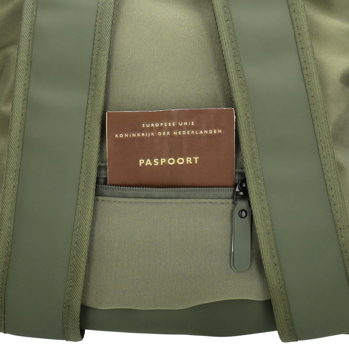 Rucksack 46x26,5x11,5cm in Olivgrün mit Überschlag - leder-accessoires.com