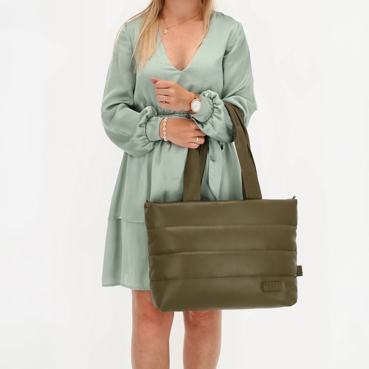 Shopper gesteppt 48x30cm in Olivgrün aus Kunstleder - leder-accessoires.com