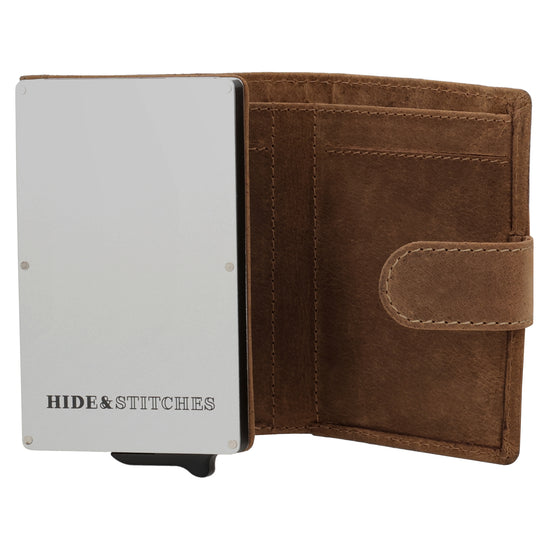 Kartenetui| Safty Wallet 7,5x10cm in Braun mit Riegel und Druckknopf - leder-accessoires.com