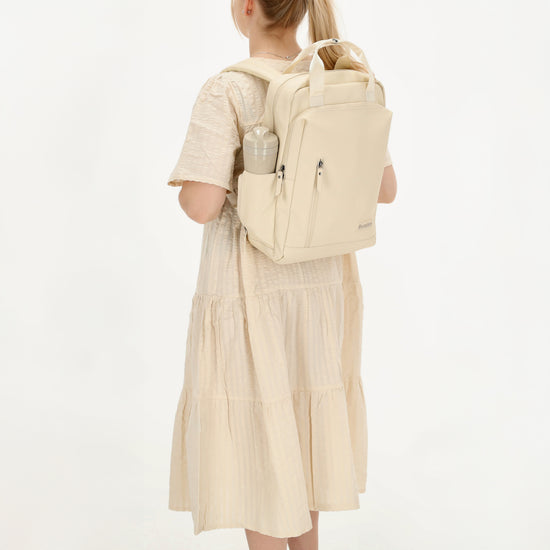 Rucksack 39x28cm in Creme mit Aufsteckfunktion - leder-accessoires.com