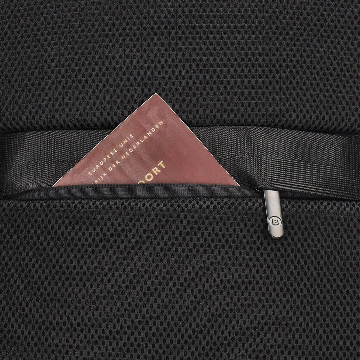 City-| Reiserucksack 24 x 38cm in Schwarz mit Reißverschluss - leder-accessoires.com