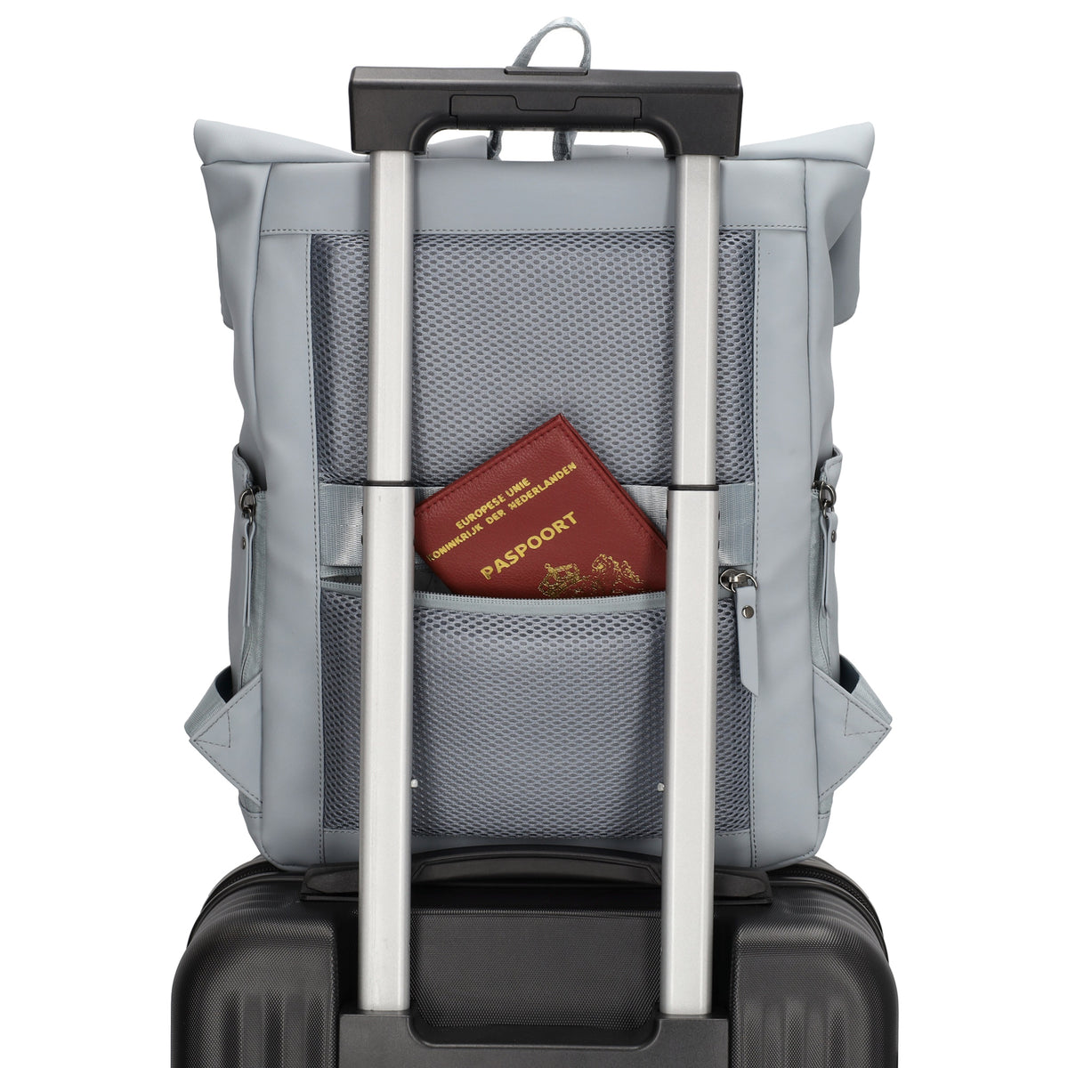 Cityrucksack 36x28cm in Hellblau mit Umschlag und Reißverschluss - leder-accessoires.com
