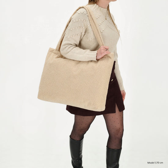 Shopper Teddyfell 60 x 36cm in Beige mit Reißverschluss - leder-accessoires.com