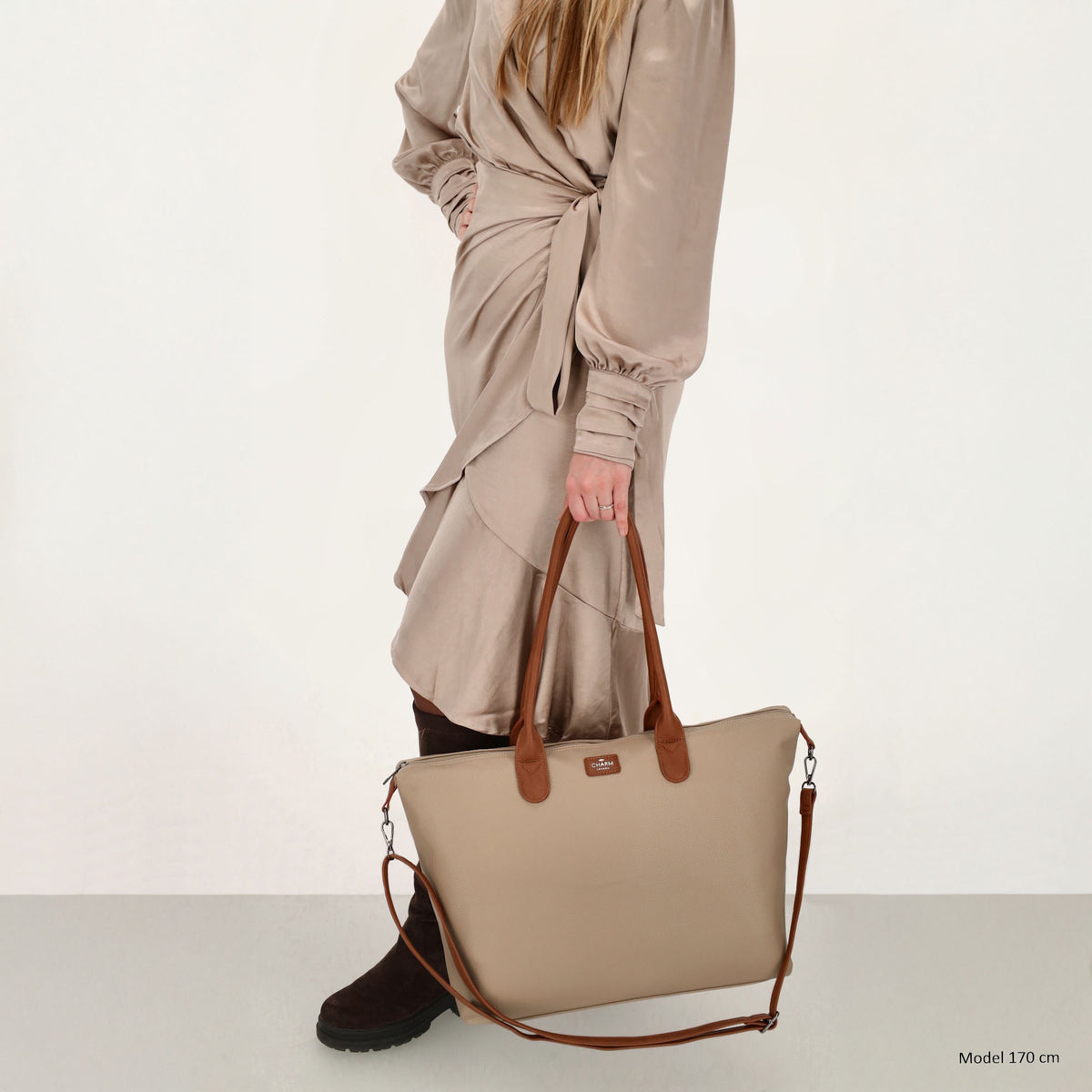 Brauner Shopper 51x33cm mit Laptopfach 15,6 Zoll - leder-accessoires.com
