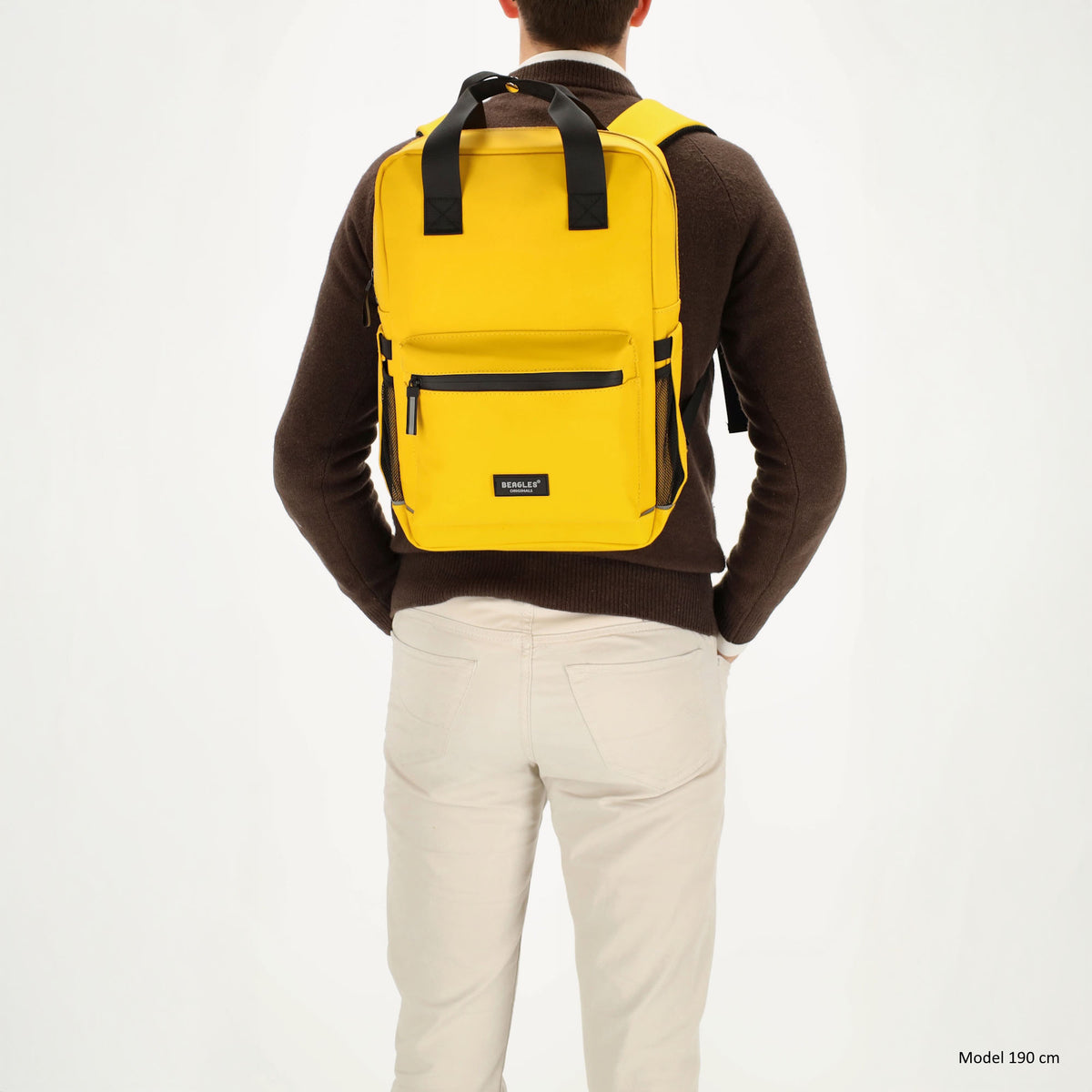 Schul-| Businessrucksack 40 x 37cm wasserabweisend in Gelb mit Reißverschluss - leder-accessoires.com