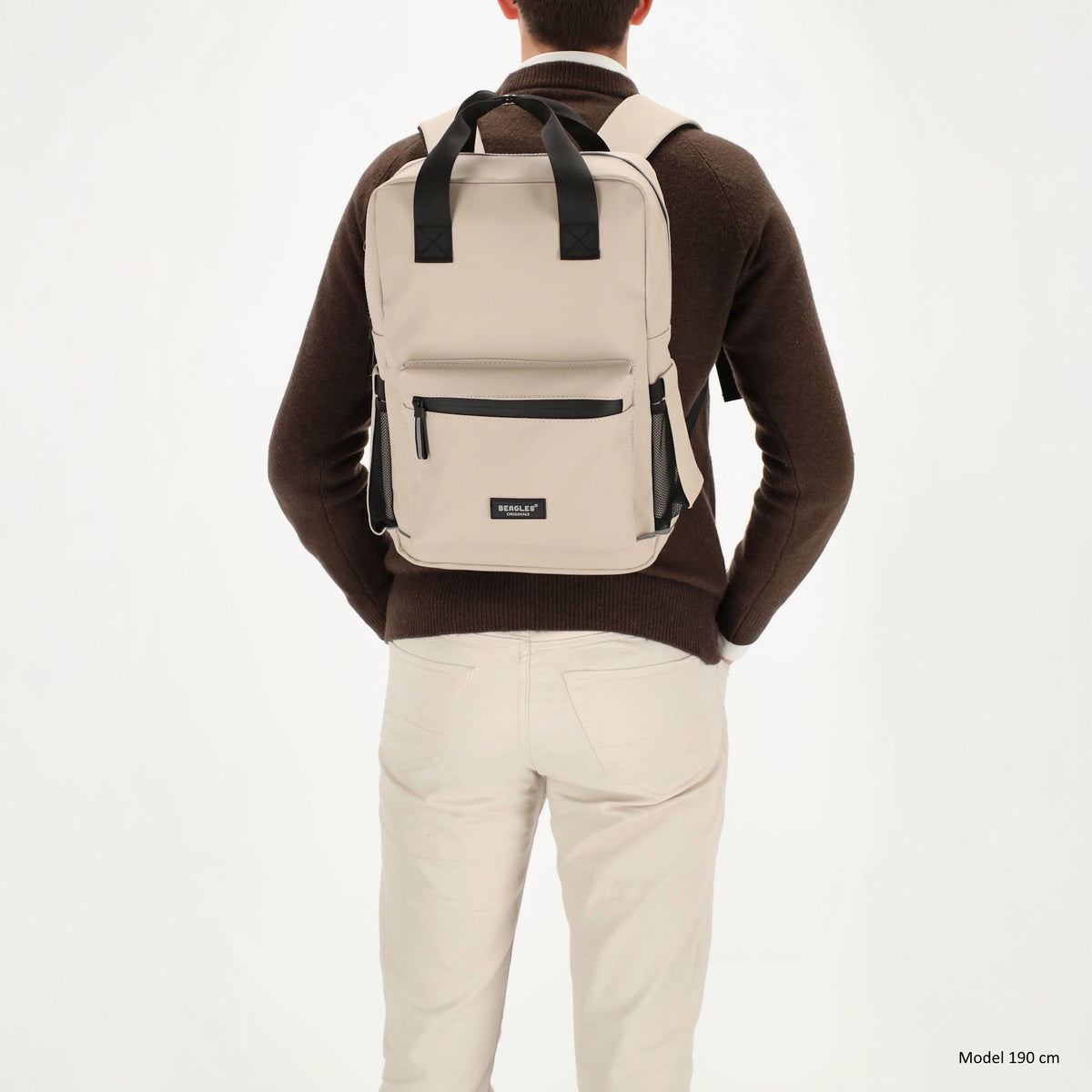 Schul-| Businessrucksack 40 x 37cm wasserabweisend in Taupe mit Reißverschluss - leder-accessoires.com