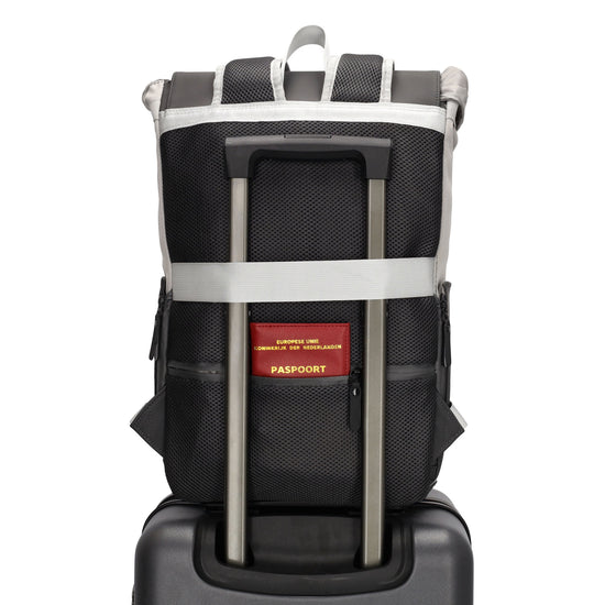 Grauer Laptoprucksack 26x41,5cm für 17,3 Zoll mit Trolleyband & Sicherheitsfach - leder-accessoires.com