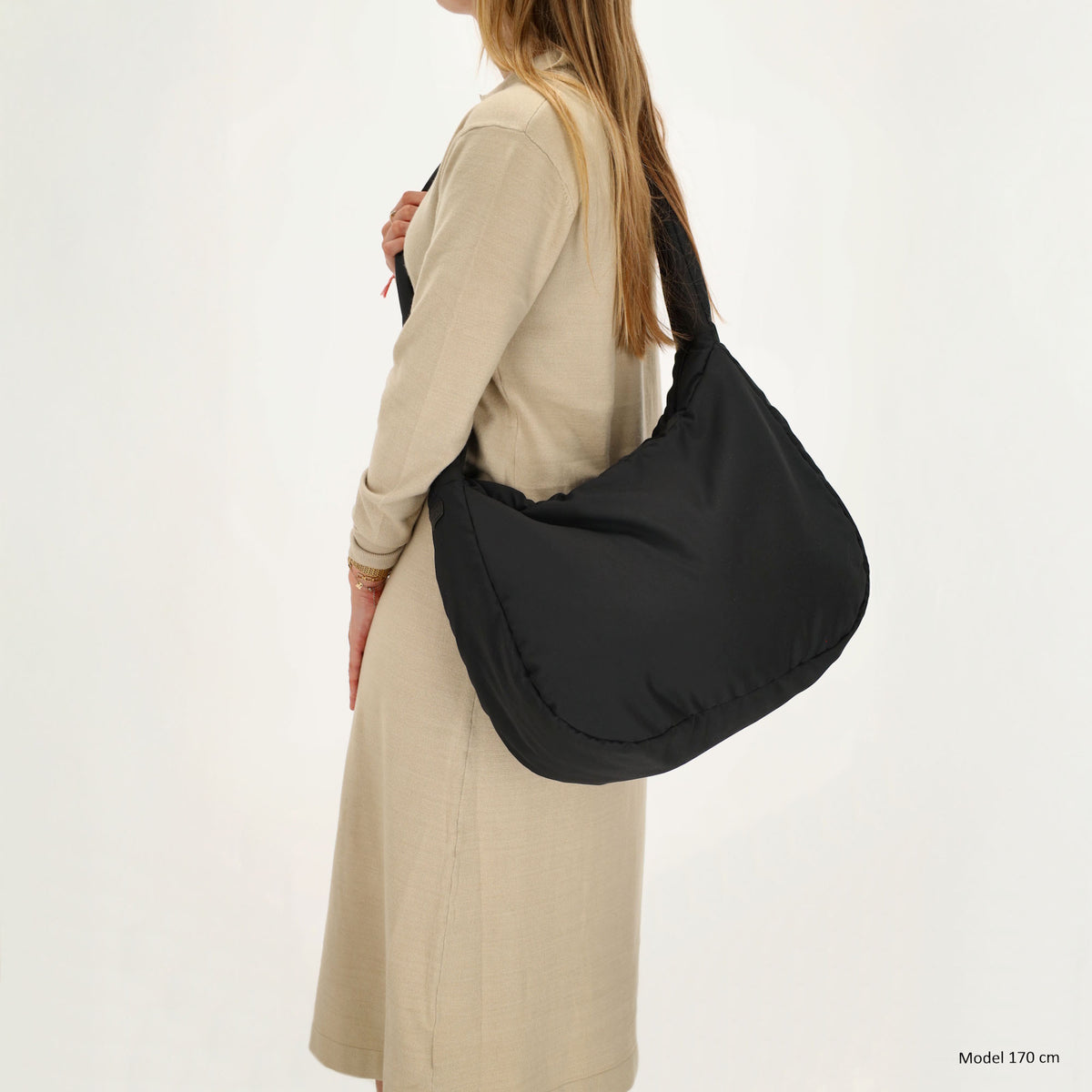 Schultertasche 35x32cm Schwarz aus Nylon|Polyester - leder-accessoires.com