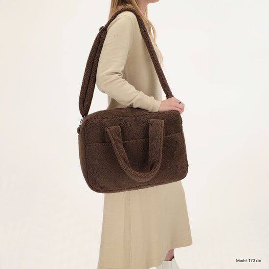 Teddy-Wickeltasche 40x28cm in Braun – Warmer, funktionaler Begleiter - leder-accessoires.com
