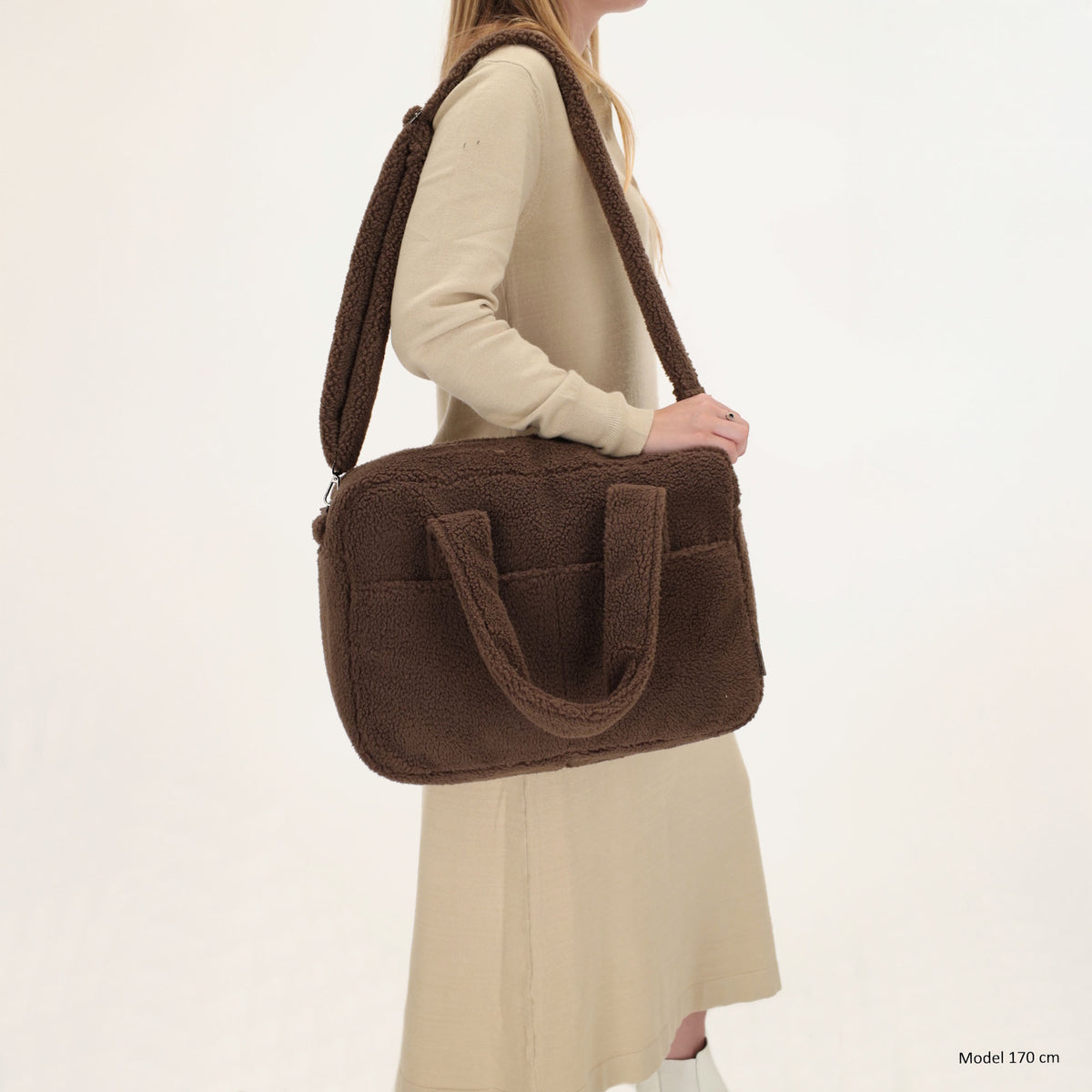 Teddy-Wickeltasche 40x28cm in Braun – Warmer, funktionaler Begleiter - leder-accessoires.com