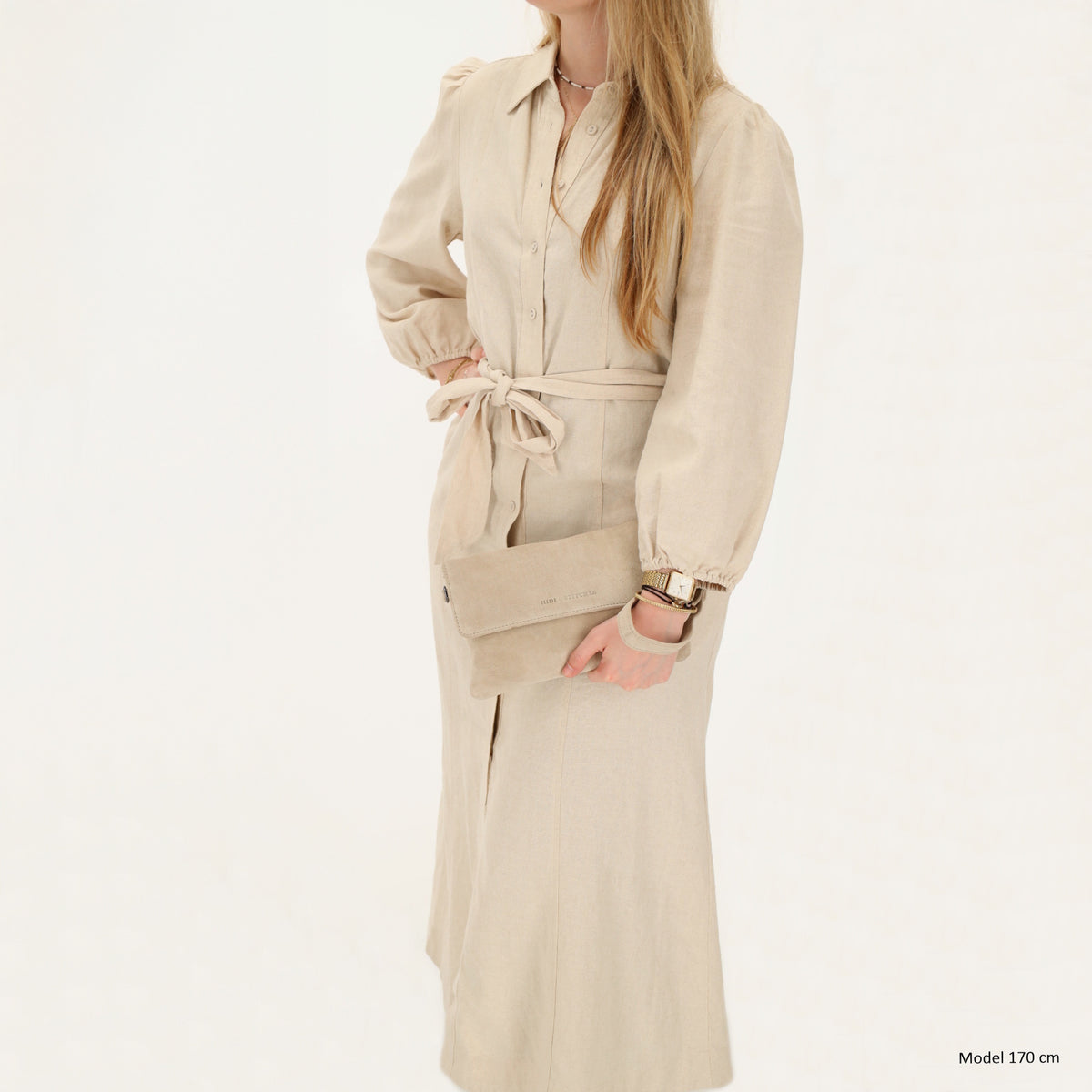 Umhängetasche 24,5x16cm Creme aus Wildleder - leder-accessoires.com