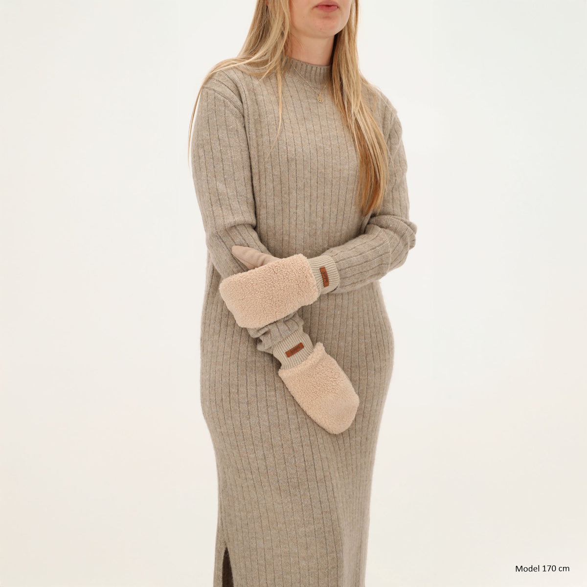 Fäustlinge Beige in Wildlederimitat und flauschigem Innenfutter - leder-accessoires.com