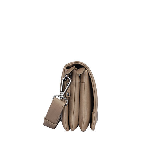 Umhängetasche aus Leder in Taupe|Grau mit Überschlag - leder-accessoires.com