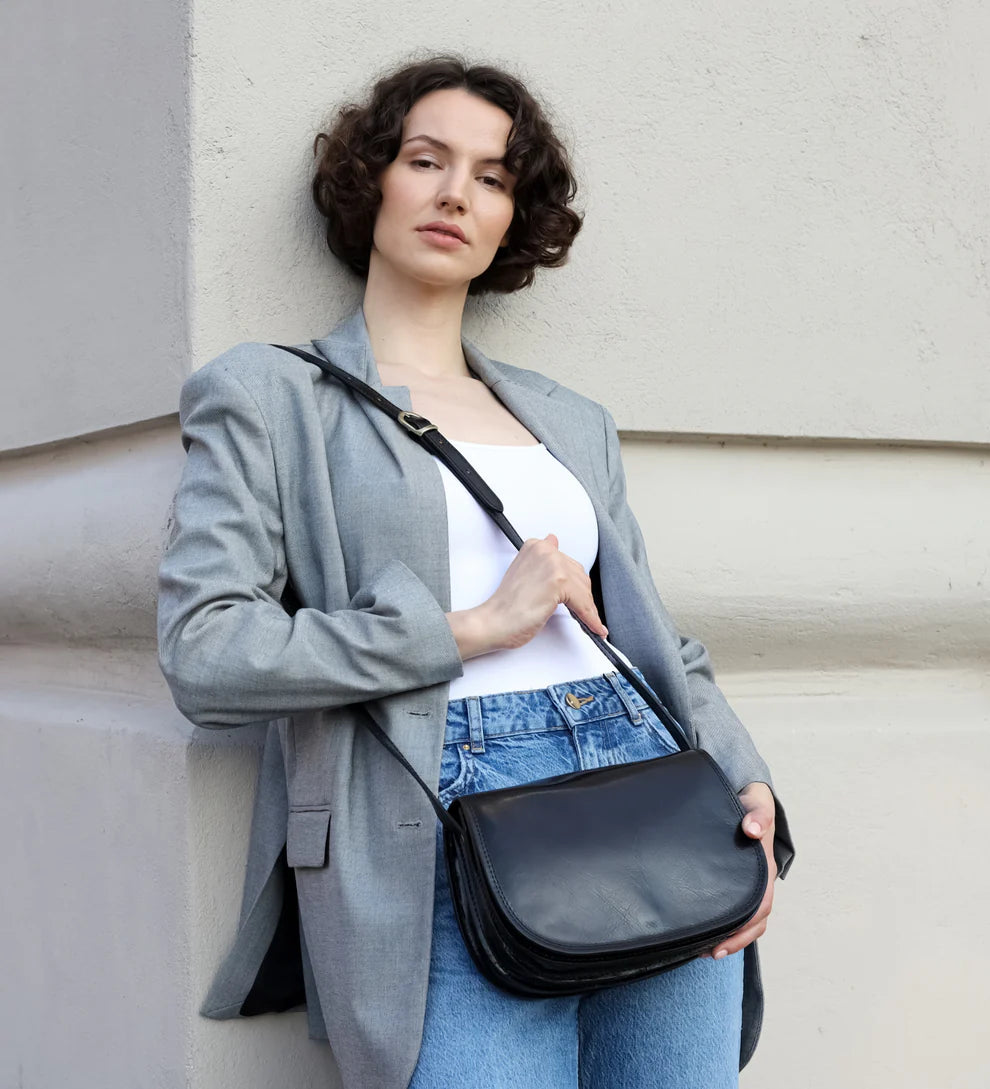 Satteltasche|Crossover 25 x 18cm in Schwarz aus Leder - leder-accessoires.com