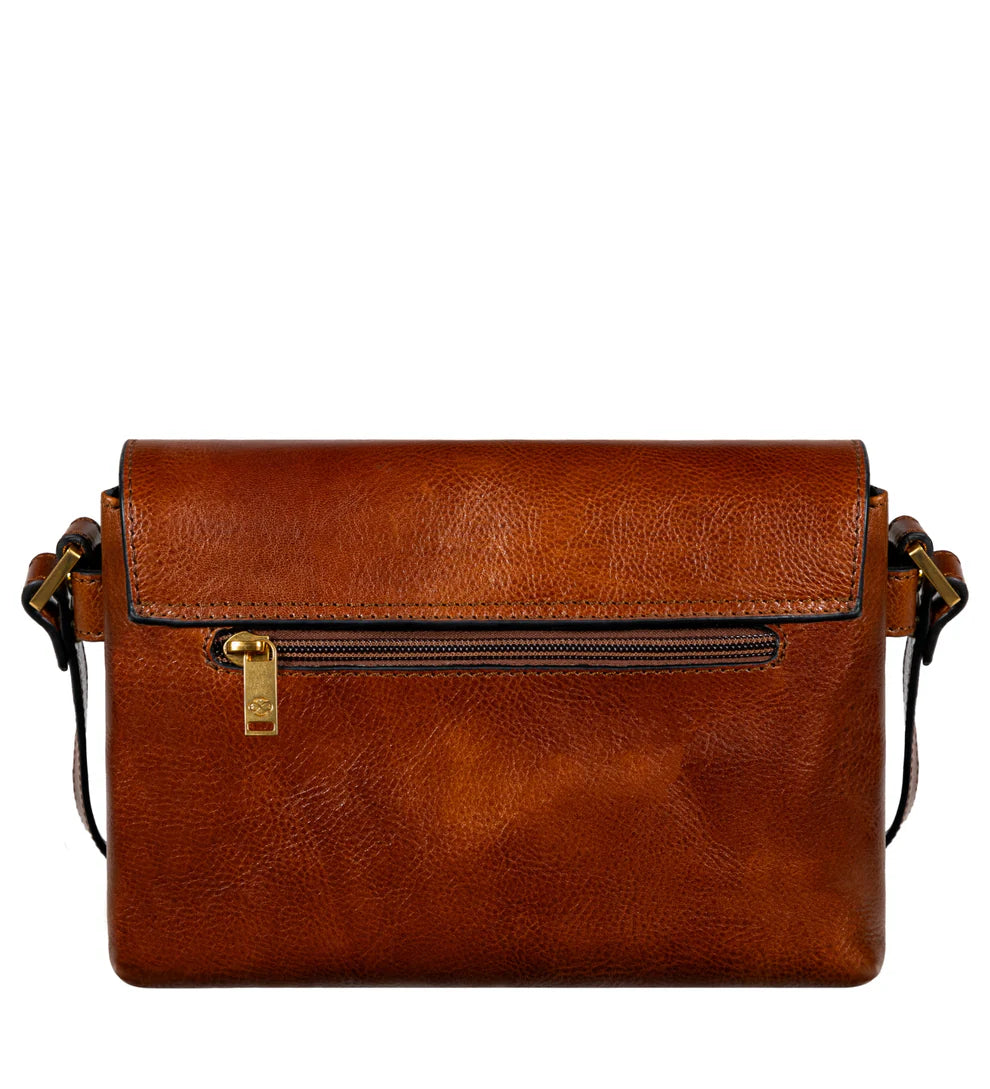 Umhängetasche|Crossover 24 x 17cm in Cognac aus Leder mit Überschlag - leder-accessoires.com