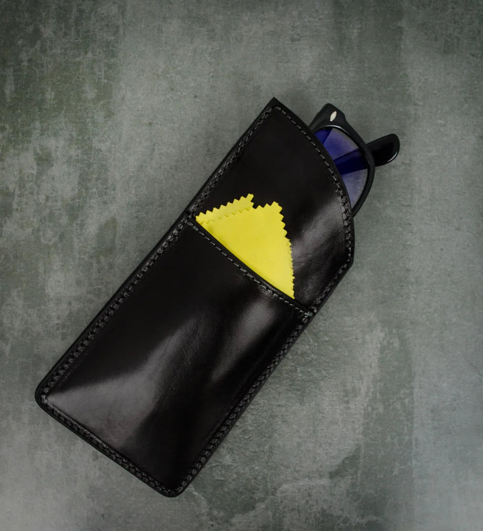 Brillenetui 8,5 x 18cm in Schwarz mit Steckfach - leder-accessoires.com