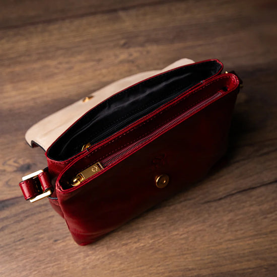 Umhängetasche|Crossover 24 x 17cm in Cognac aus Leder mit Überschlag - leder-accessoires.com