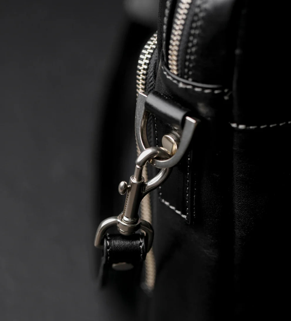 Business-| Dokumententasche 37,5 x 28m in Schwarz mit Reißverschluss und Vortasche - leder-accessoires.com