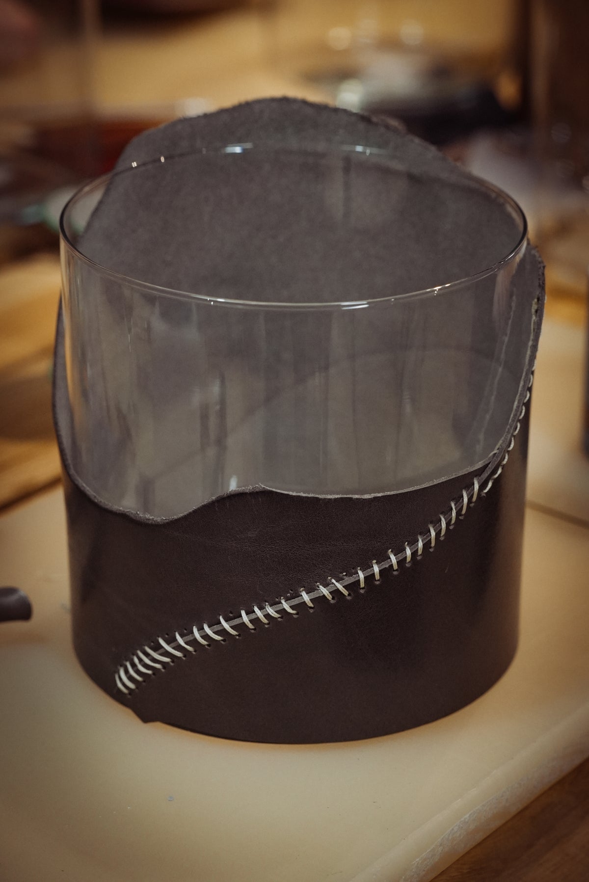 GLAS TRIFFT LEDER – Dein Design-Workshop │ 21. MÄRZ 2026 - leder-accessoires.com