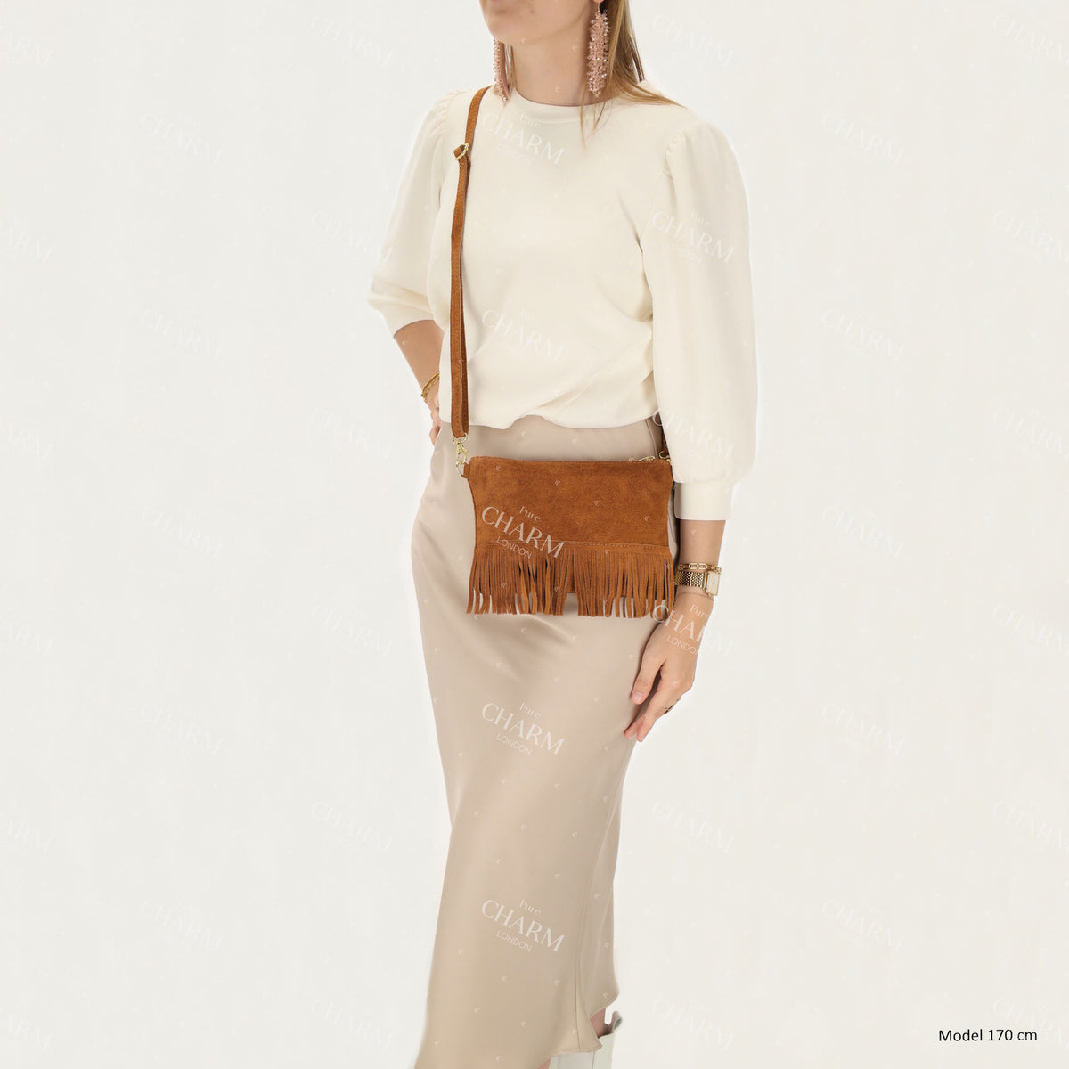 Schultertasche 13x1cm in Cognac mit Franzen - leder-accessoires.com