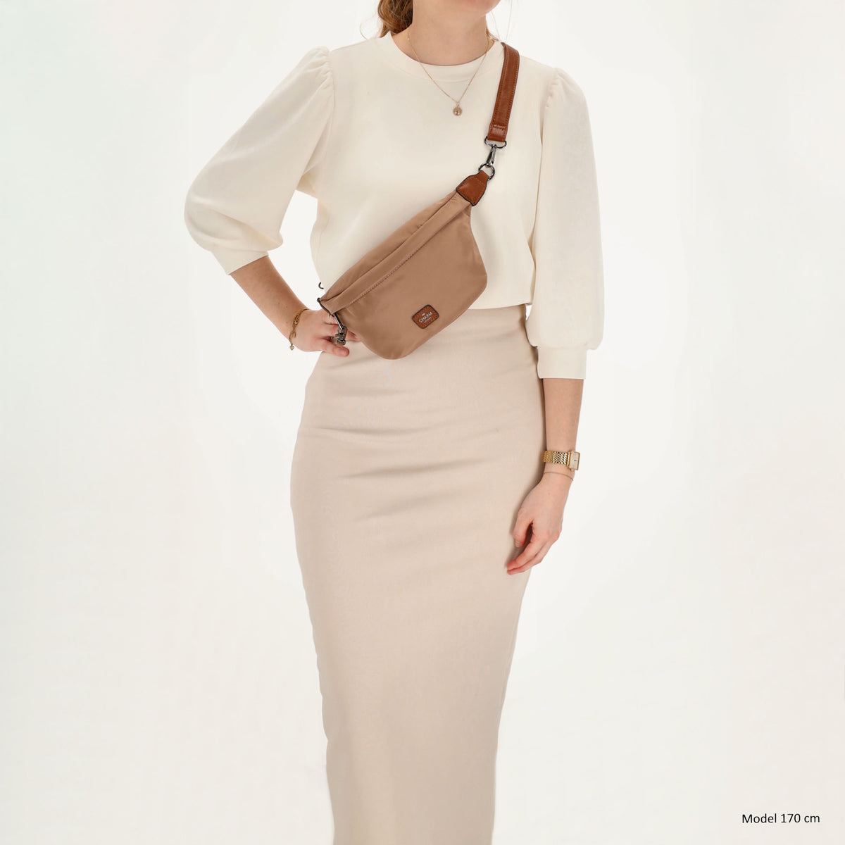 Bodybag 22x14cm in Taupe mit Reißverschluss - leder-accessoires.com
