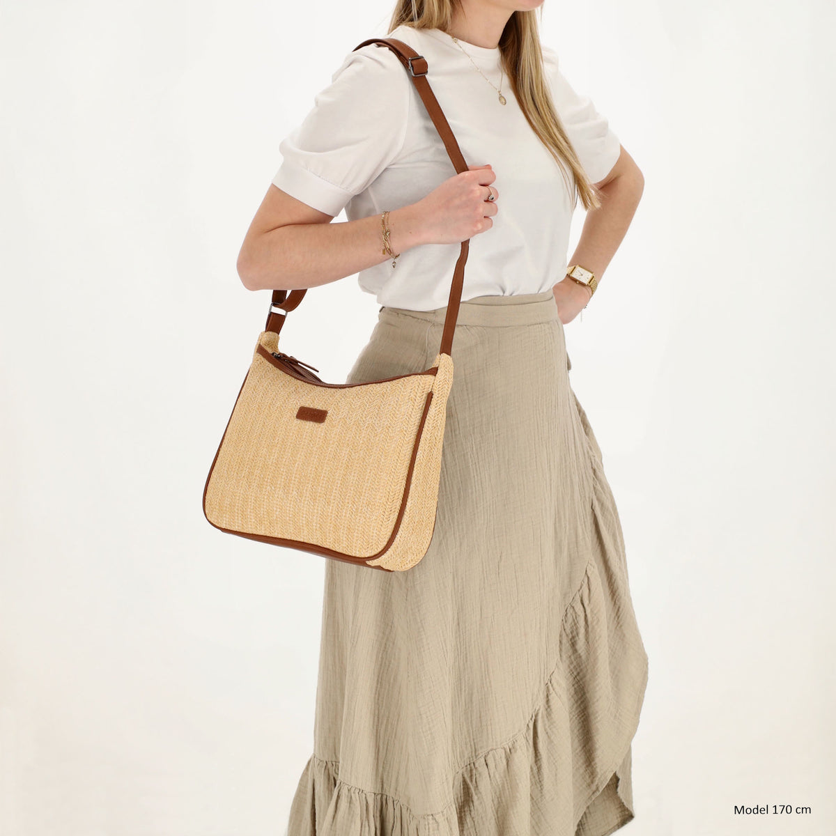 Schultertasche im Korbflecht-Design 30 x 27cm in Natur mit Reißverschluss - leder-accessoires.com