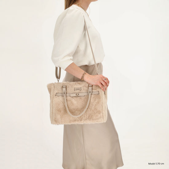 Shopper 30x40cm aus Kunstfell in Creme - leder-accessoires.com