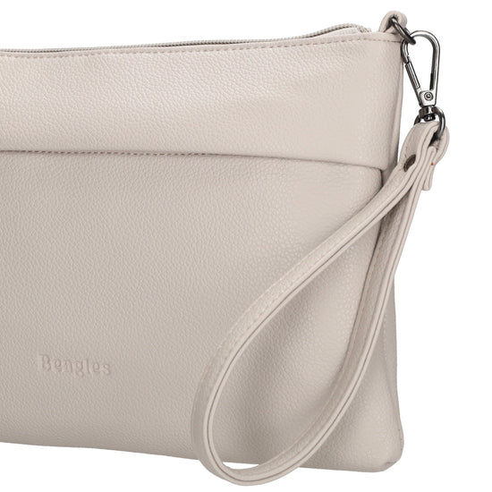 Clutch|Umhängetasche 25x17cm in Helltaupe aus Kunstleder - leder-accessoires.com