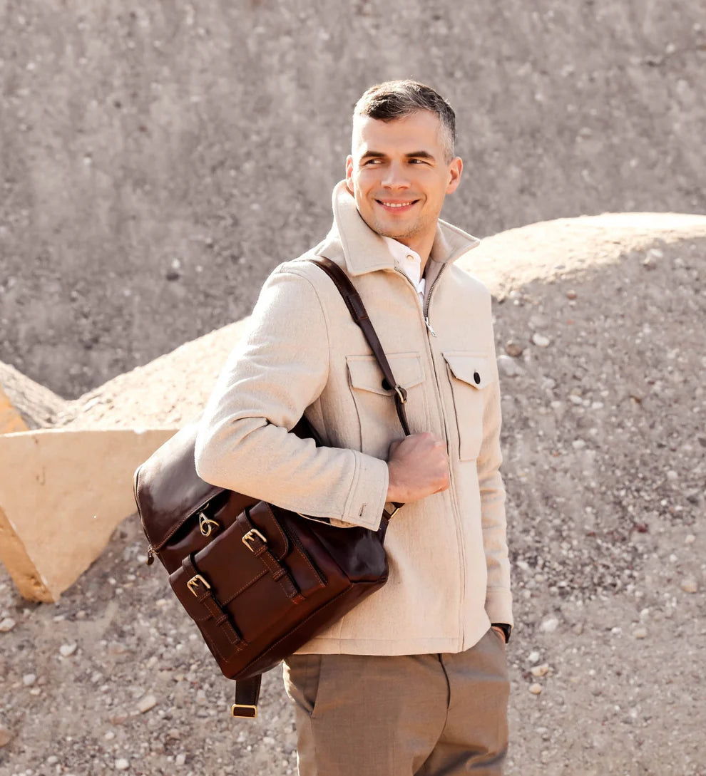 Rucksack| Businessrucksack 29 x 40cm in Braun aus Leder mit Vortasche - leder-accessoires.com