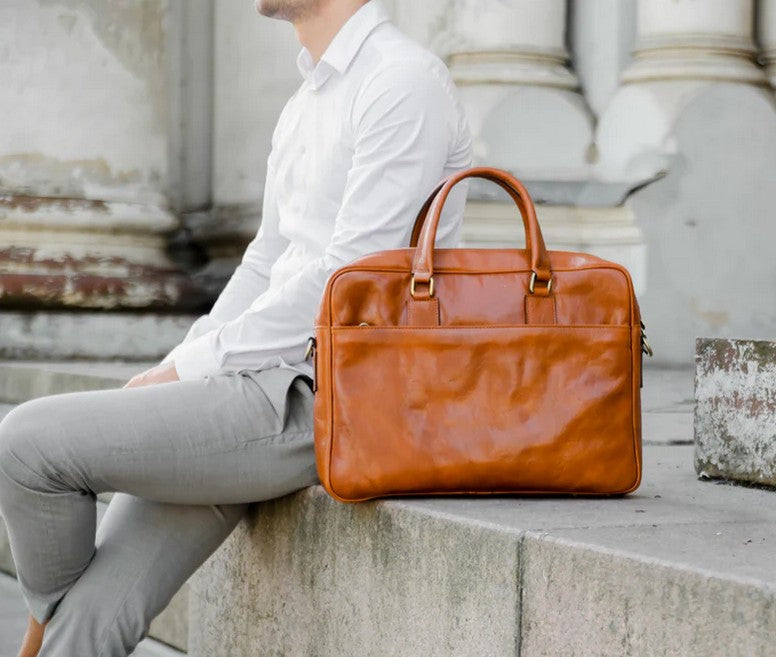 Businesstasche aus Leder in Cognac mit Reißverschluss und Vortasche - leder-accessoires.com