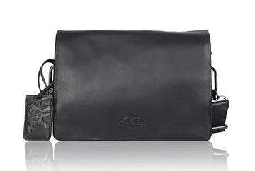 Umhängetasche aus Leder in Schwarz mit Überschlag - leder-accessoires.com