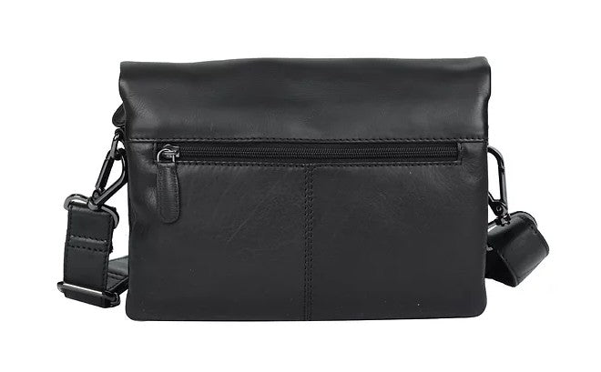 Umhängetasche aus Leder in Schwarz mit Überschlag - leder-accessoires.com