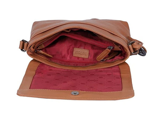 Umhängetasche Querformat aus Leder in Cognac mit Überschlag - leder-accessoires.com