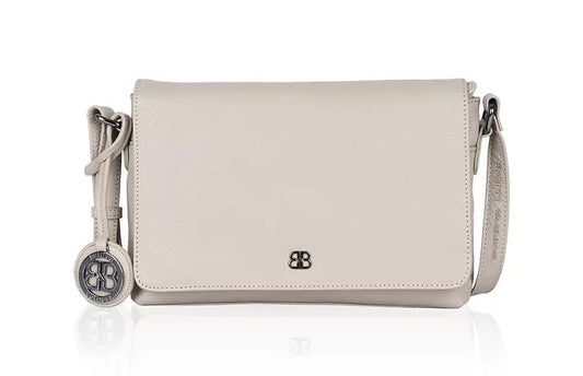 Umhängetasche Querformat aus Leder in Beige mit Überschlag - leder-accessoires.com