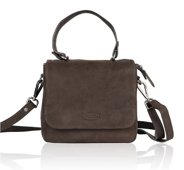 Umhängetasche in Braun mit Überschlag und Kurzgriff - leder-accessoires.com