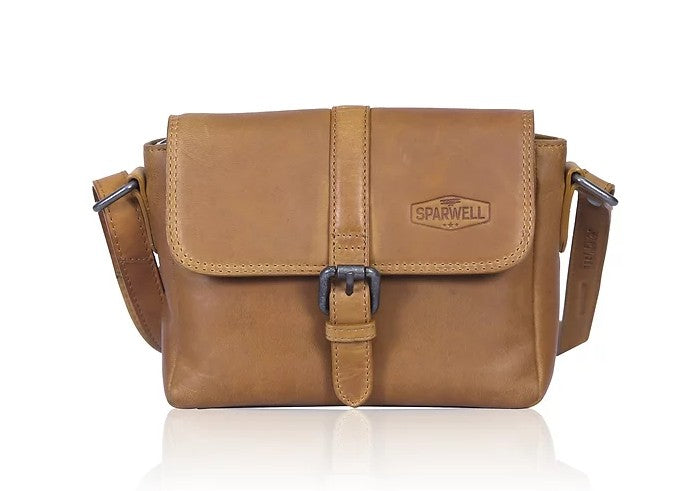 Umhängetasche aus Leder in Cognac mit Überschlag und Magnetverschluss - leder-accessoires.com
